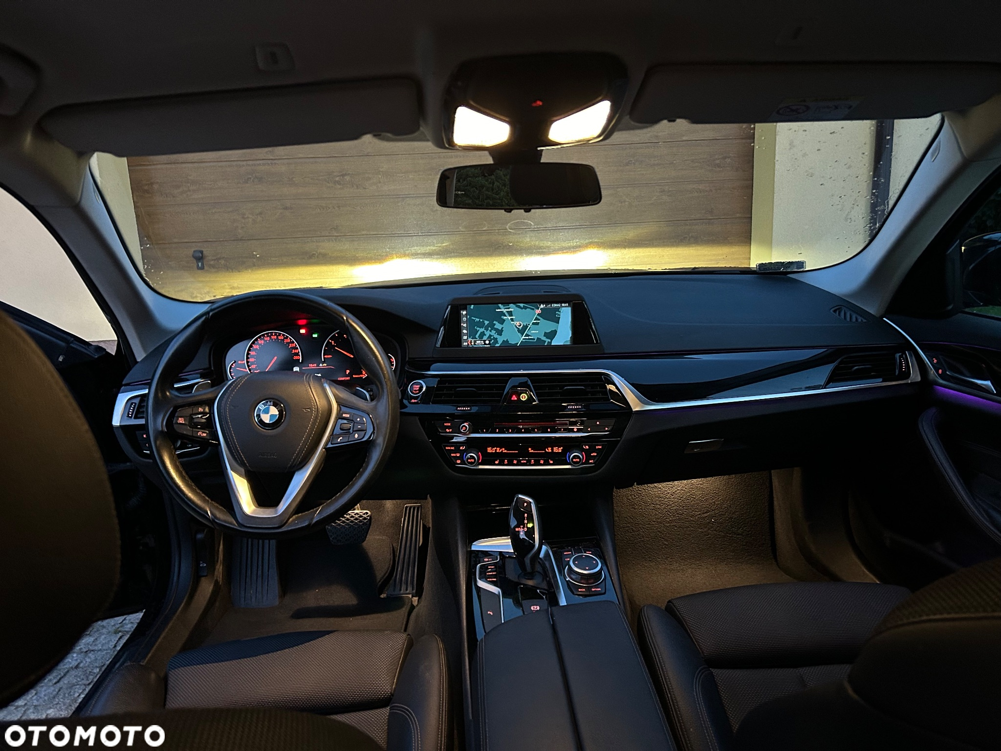 BMW Seria 5 518d Sport Line - 26