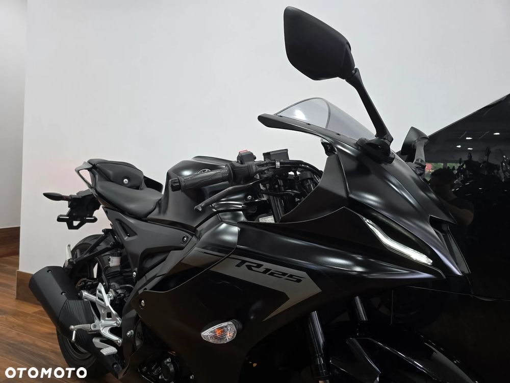 Yamaha YZF - 26