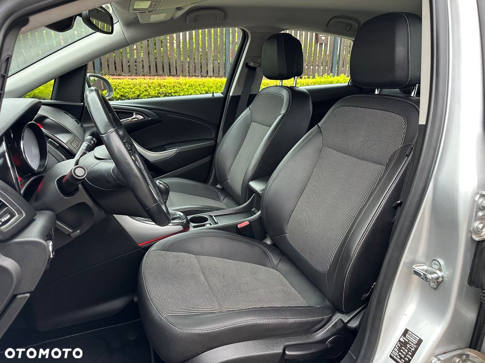 Opel Astra 1.4 Turbo Cosmo - 14