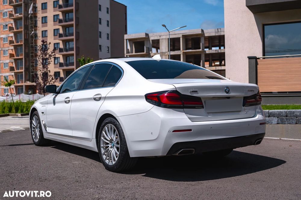 BMW Seria 5 530e xDrive AT PHEV - 8