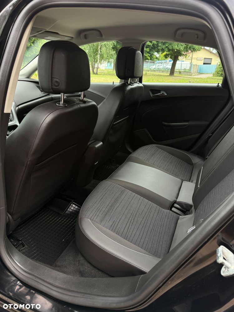 Opel Astra 1.4 T Essentia - 25