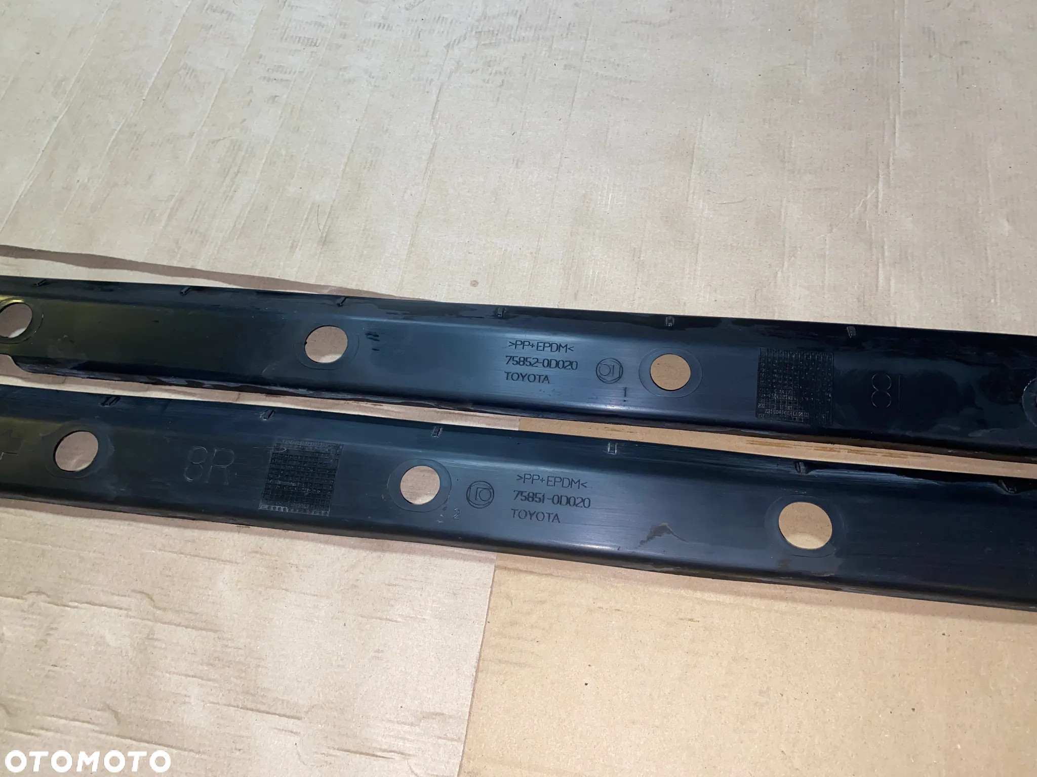Listwa dolna progu 75852-0D020 Toyota Yaris III lift 2019r. prawa OE - 3