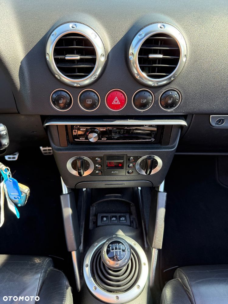 Audi TT Roadster 1.8 T quattro - 33