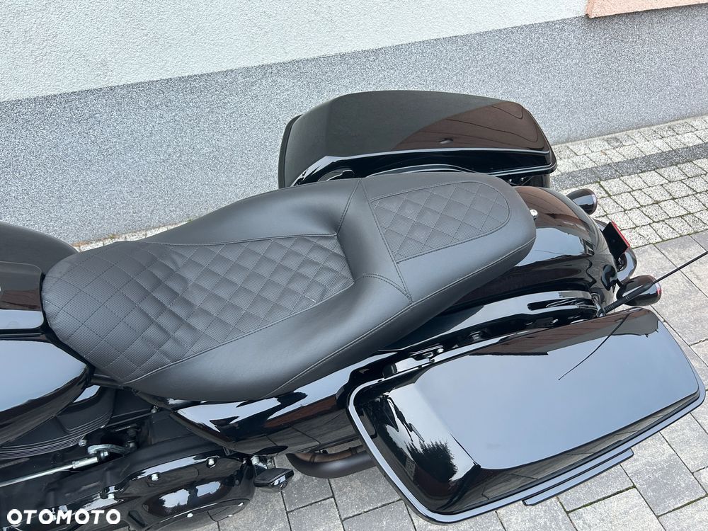 Harley-Davidson Touring Road Glide - 12