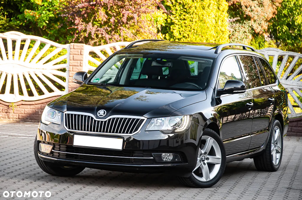 Skoda Superb 2.0 TDI Exclusive - 2