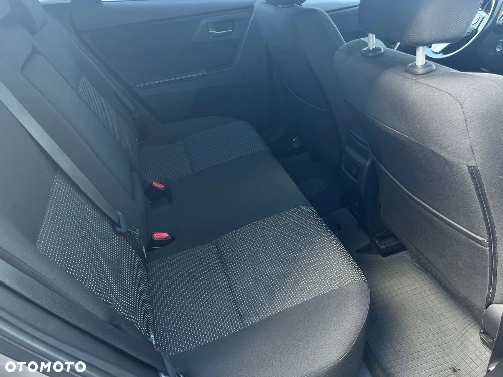 Toyota Auris - 18