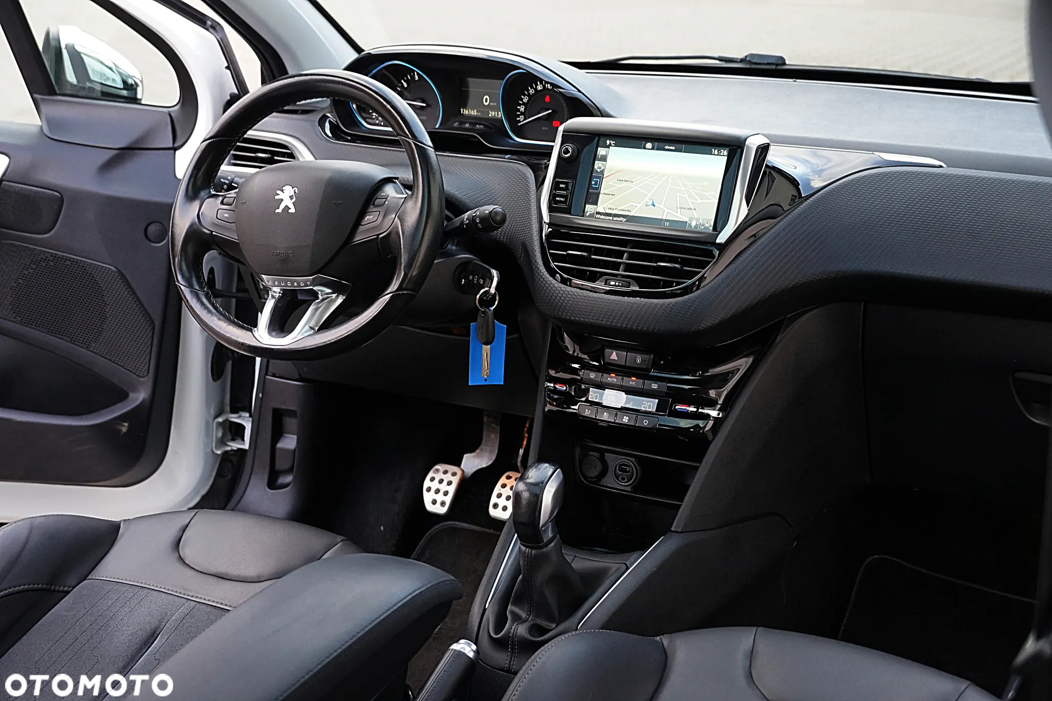 Peugeot 208 - 37