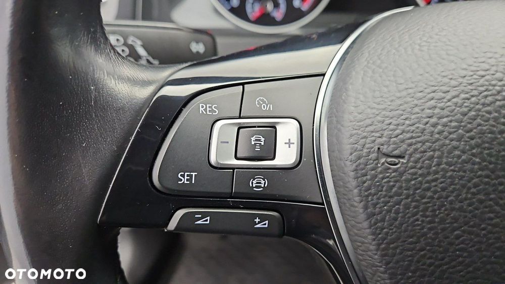 Volkswagen Golf - 16