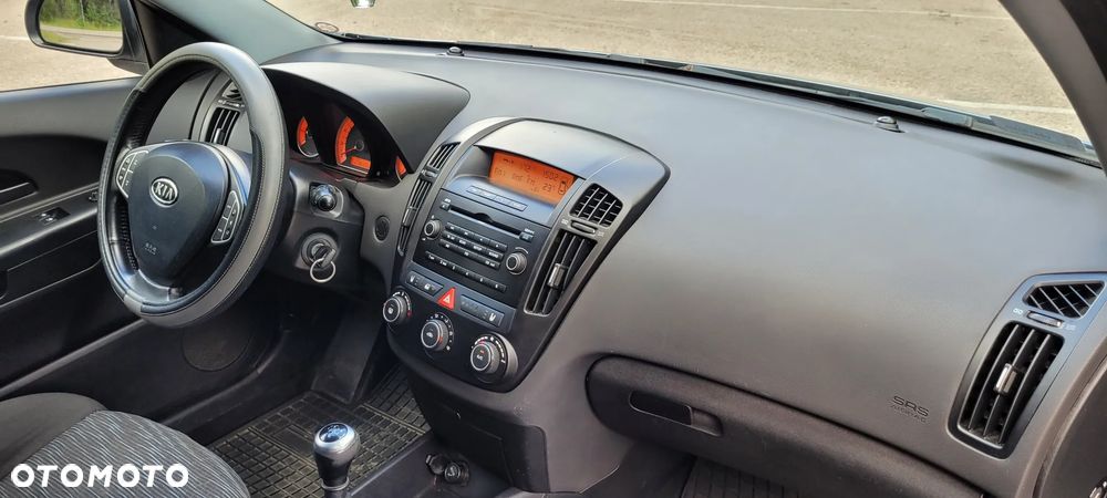 Kia Ceed - 6