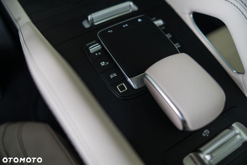 Mercedes-Benz GLE - 28