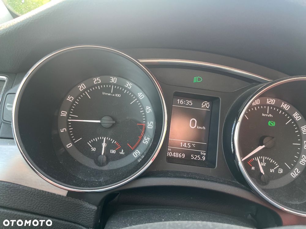 Skoda Superb 2.0 TDI Green tec DSG Ambition - 9