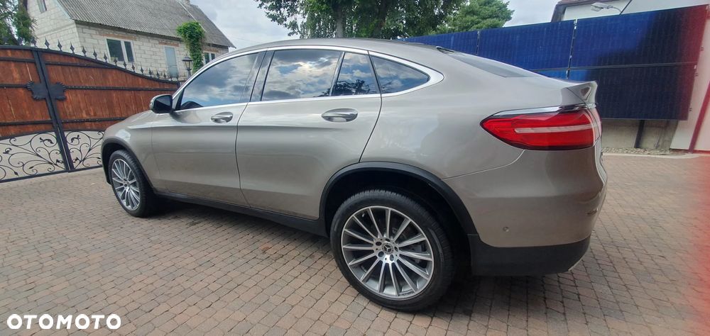 Mercedes-Benz GLC Coupe 300 4-Matic - 4