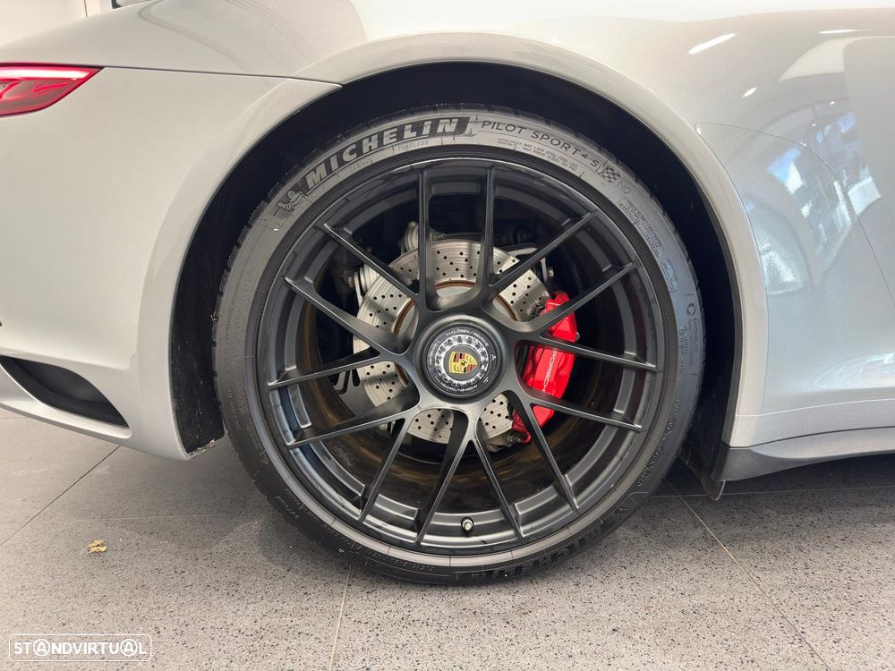 Porsche 911 (991) Carrera 4 GTS PDK - 16