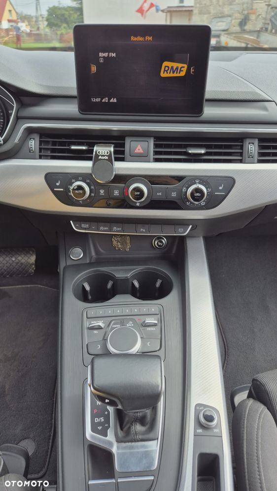Audi A4 Avant 40 TDI S tronic - 13