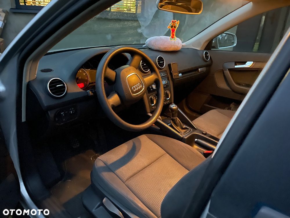 Audi A3 Sportback 1.6 FSI Ambition - 4