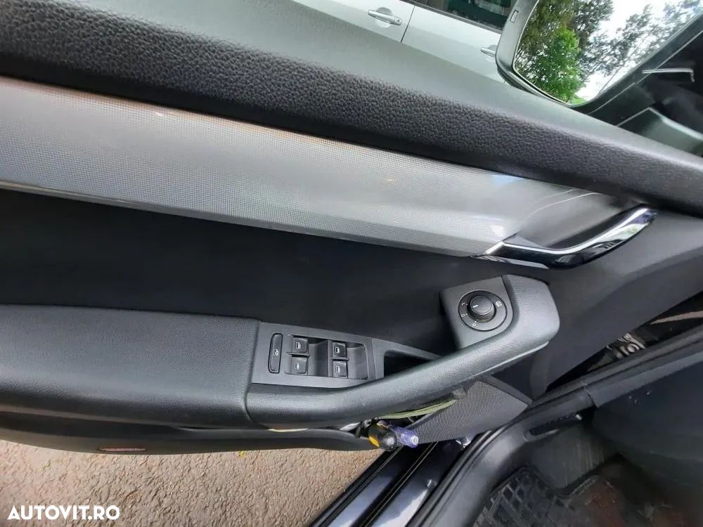 Skoda Octavia 1.6 TDI STYLE - 9