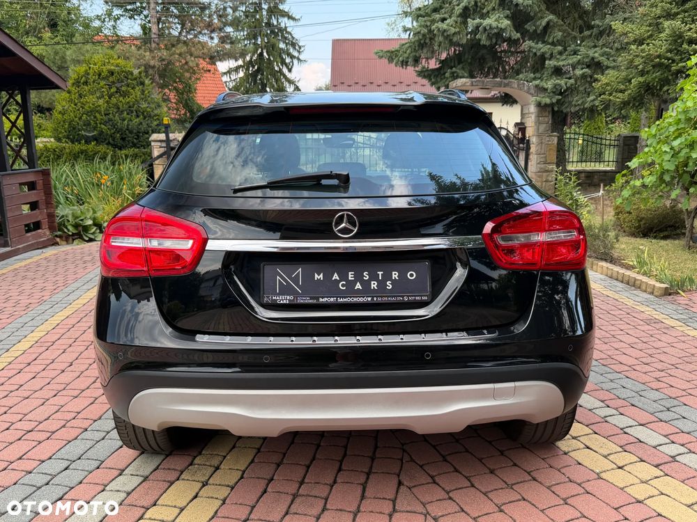 Mercedes-Benz GLA 200 Urban - 8
