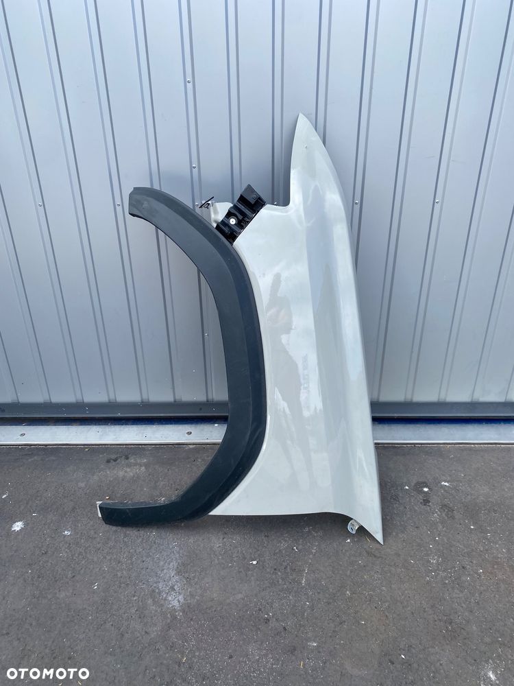 DACIA DUSTER 3 III BŁOTNIK PRZEDNI LEWY przód lewy ze ślizgiem ślizg zderzaka   LISTWA BŁOTNIKA LEWA PRZEDNIA Wwa - 1