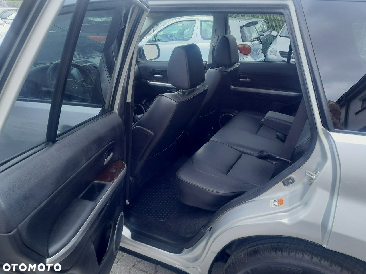 Suzuki Grand Vitara 2.0 Comfort Limited - 14