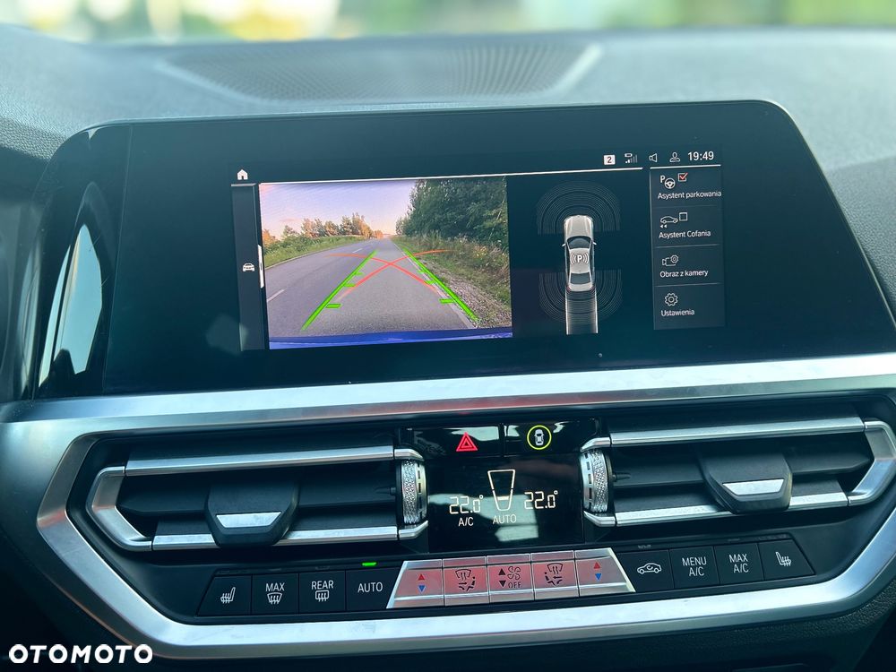 BMW Seria 3 318i M Sport - 34