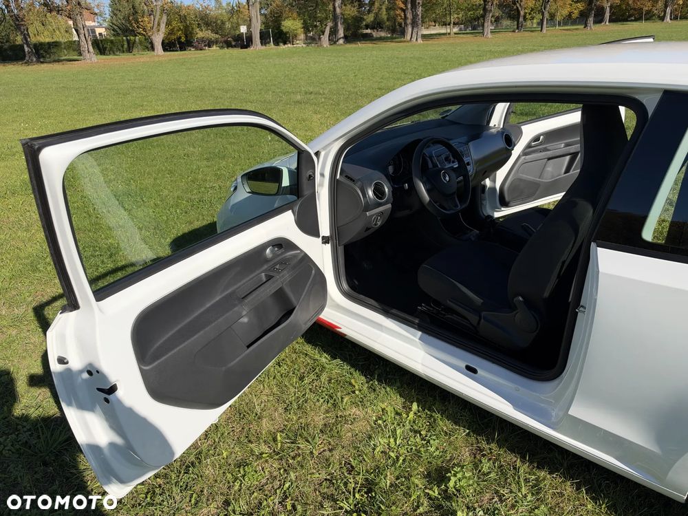Volkswagen up! - 22