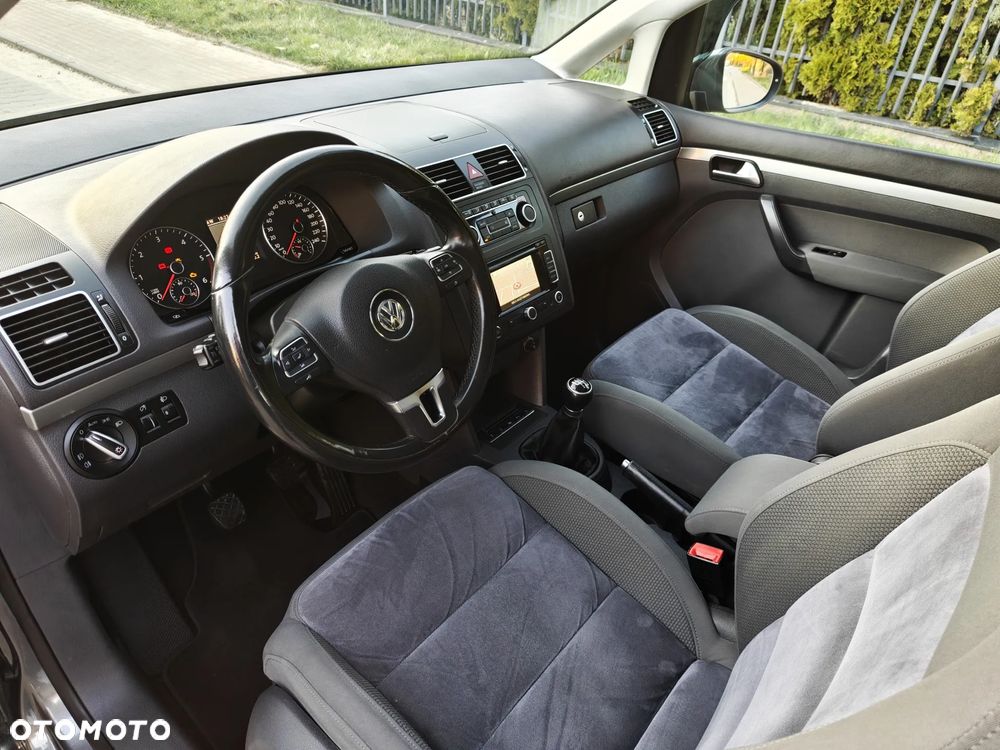 Volkswagen Touran 1.6 TDI DPF BlueMotion Technology Highline - 20