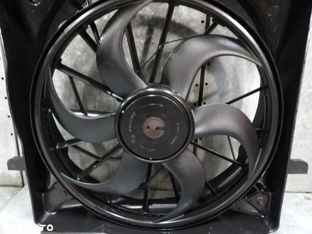 JEEP CHEROKEE KJ 3.7 V6 WENTYLATOR CHŁODNICY OBUDOWA 52079528AB - 2