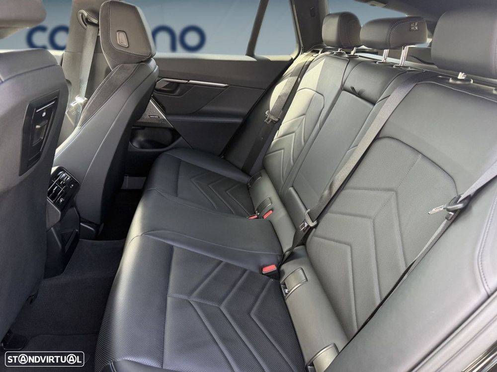 BMW 530 e Pack Desportivo M - 13