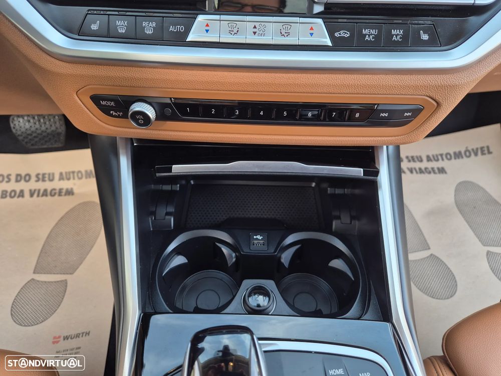 BMW 320 e Touring Line Luxury Auto - 36