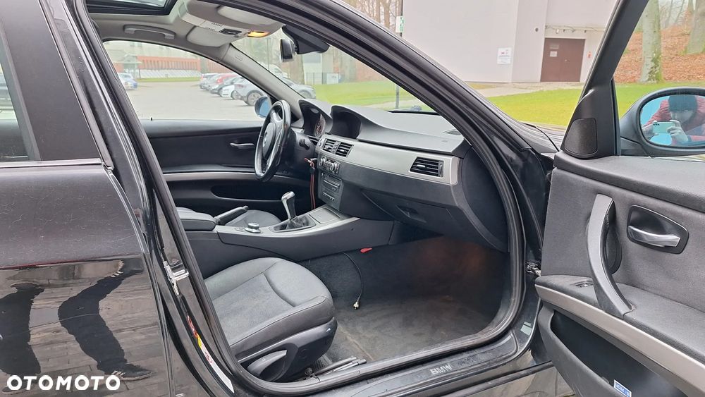 BMW Seria 3 318d - 13