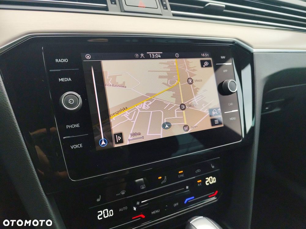 Volkswagen Passat - 30