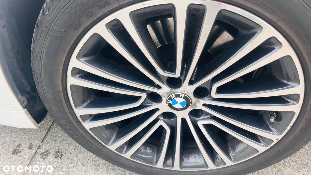 BMW Seria 5 518d - 23
