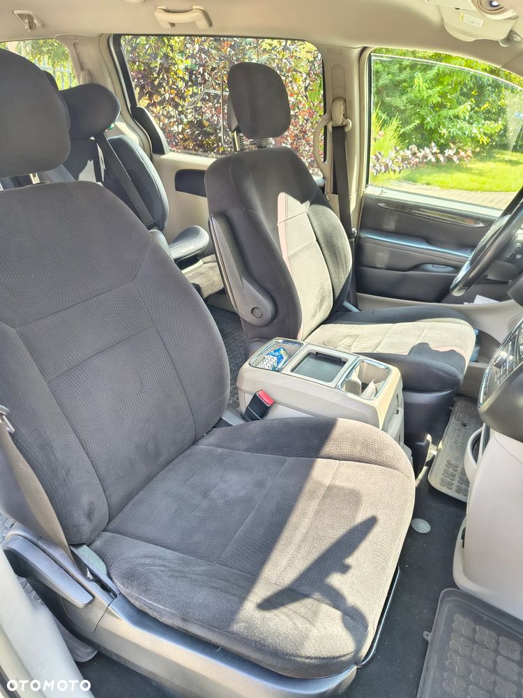 Dodge Grand Caravan - 10