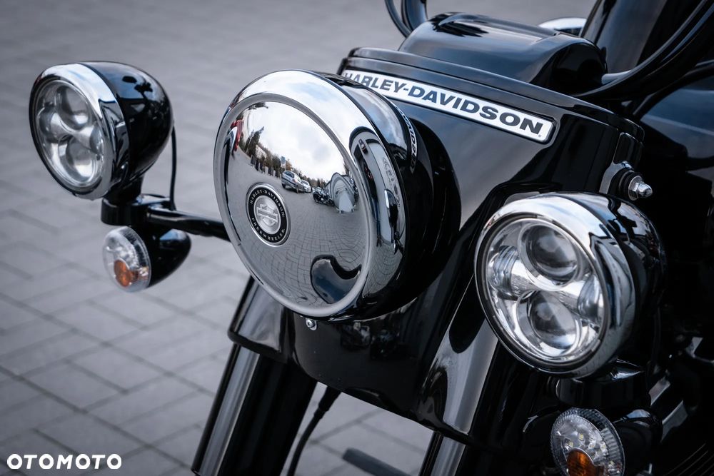 Harley-Davidson Trike Freewheeler - 21