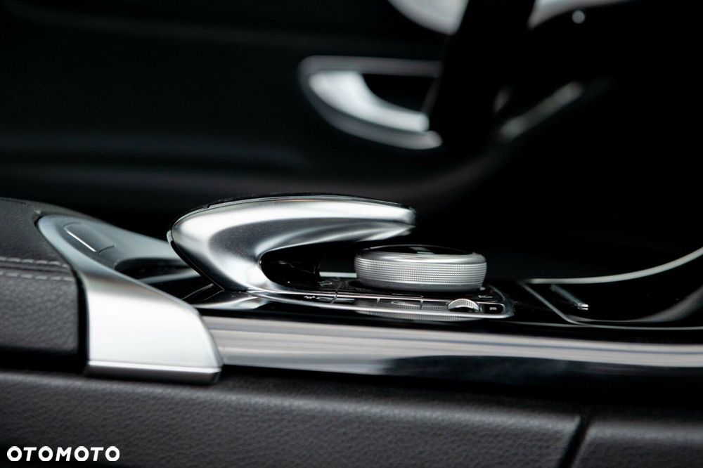 Mercedes-Benz Klasa C 200 4MATIC 9G-TRONIC - 29