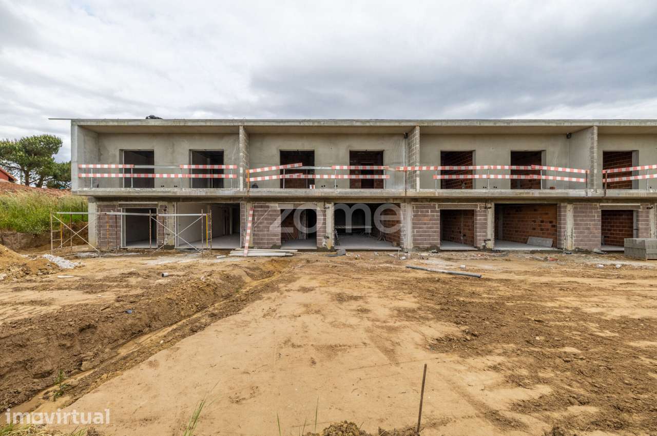 Moradia T3 com Piscina e garagem Perto de São Martinho - Grande imagem: 3/60