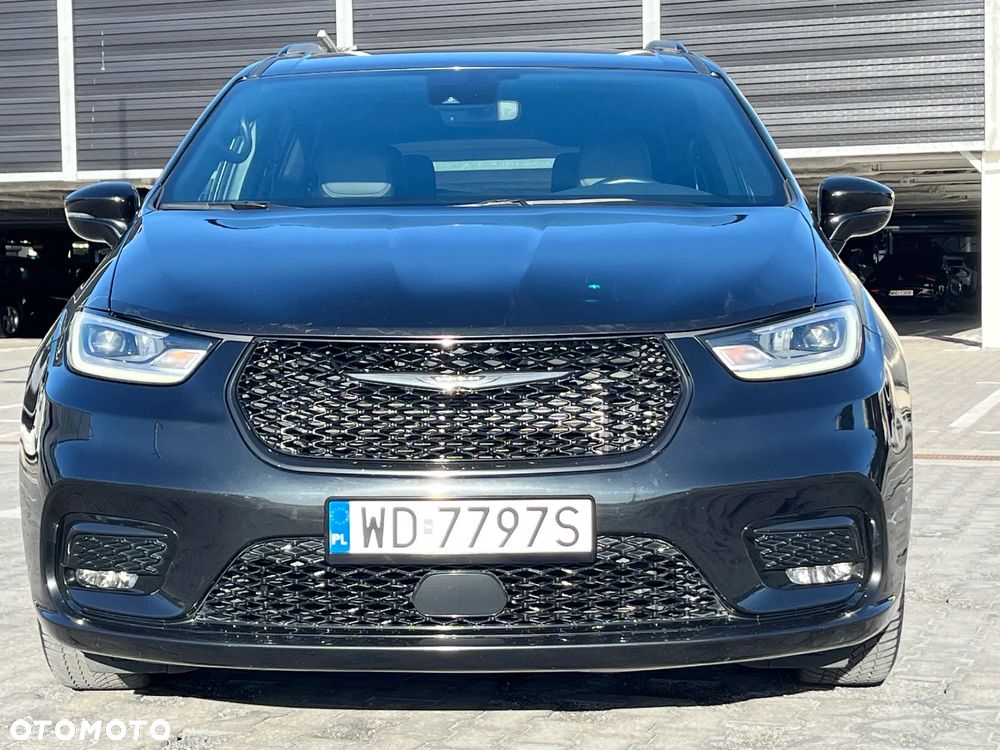 Chrysler Pacifica - 17