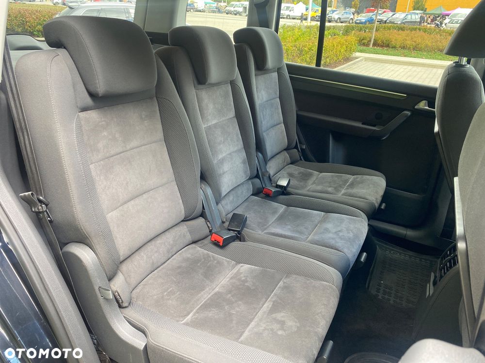 Volkswagen Touran - 27