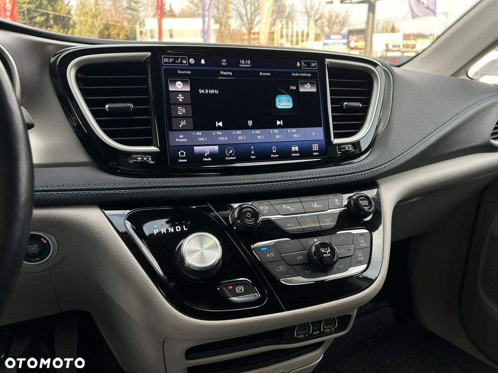 Chrysler Pacifica - 23