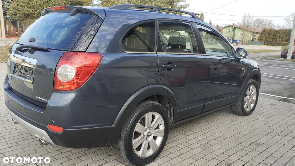 Chevrolet Captiva 2.0 4WD 7 Sitzer Automatik LT Exclusive - 3