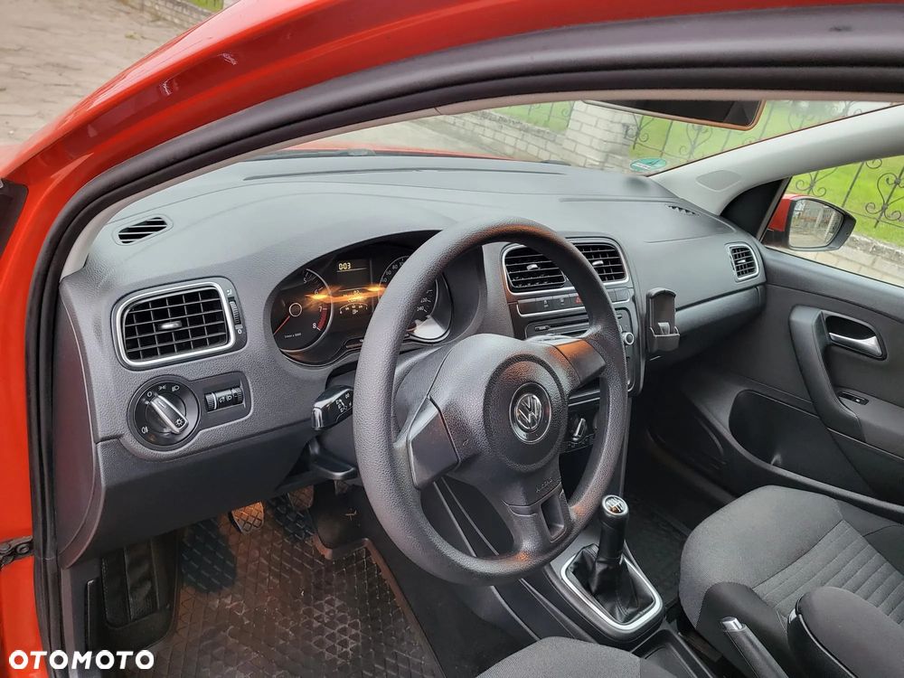 Volkswagen Polo 1.2 12V Comfortline - 24