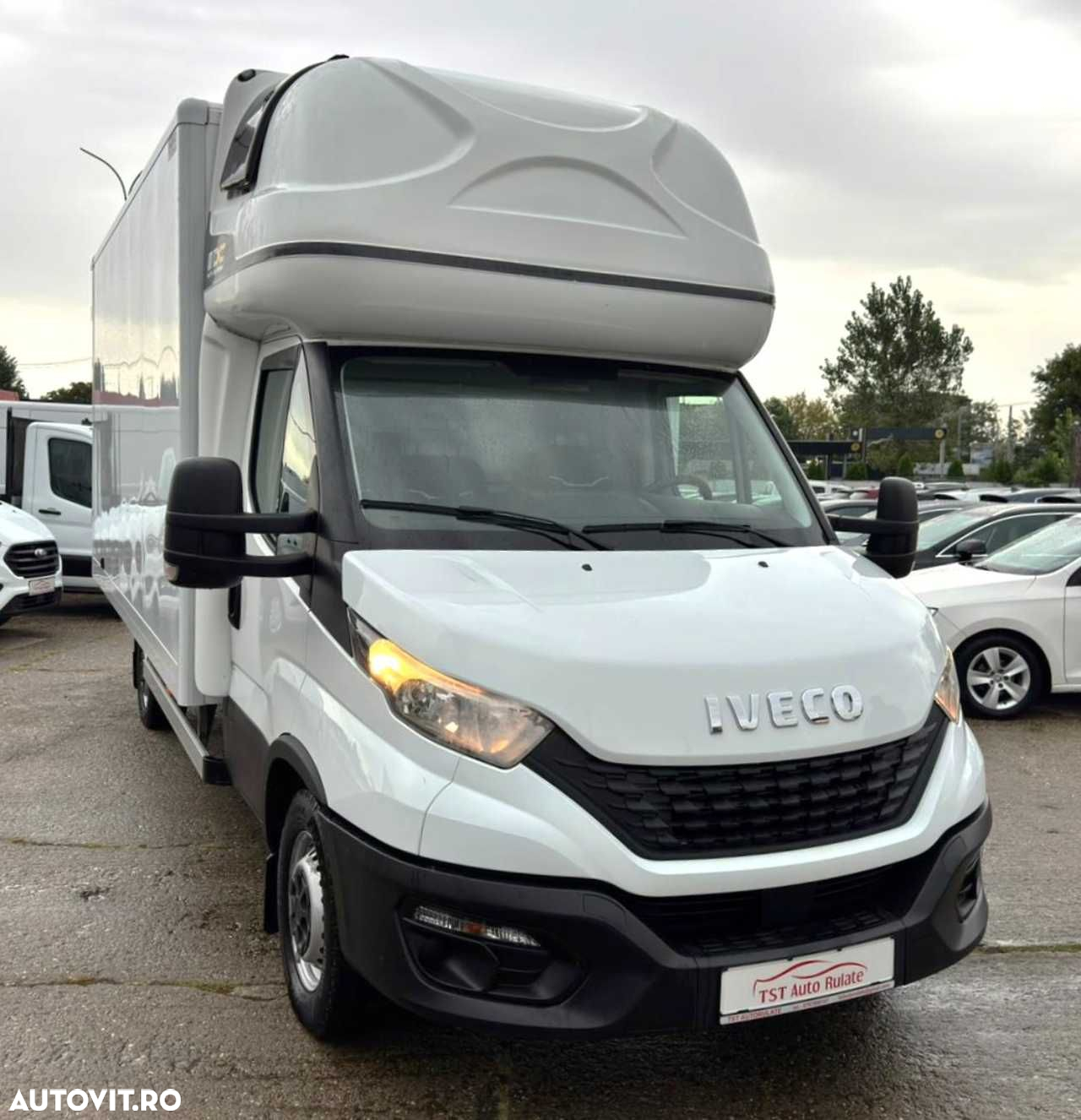 Iveco DAILY CUB CU DORMITOR - 12
