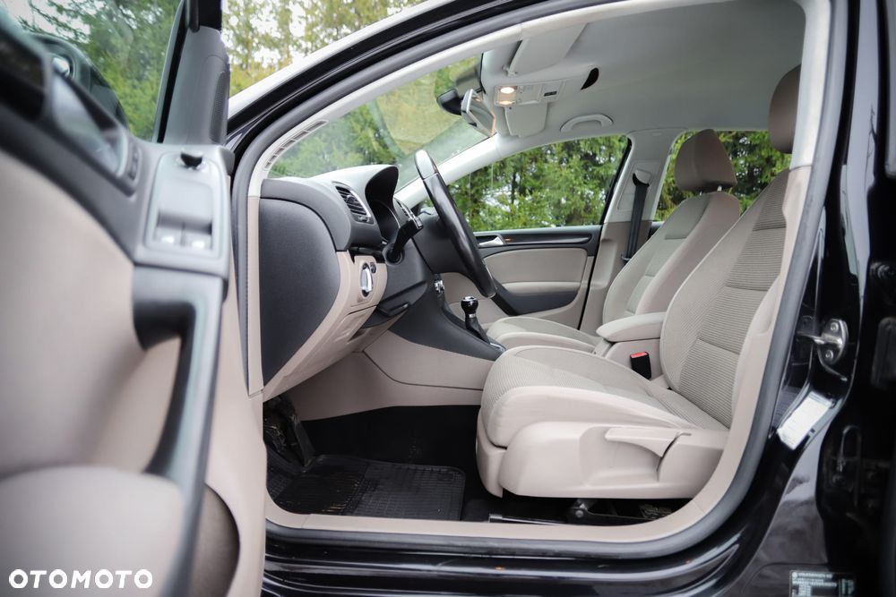 Volkswagen Golf 2.0 TDI Highline - 16