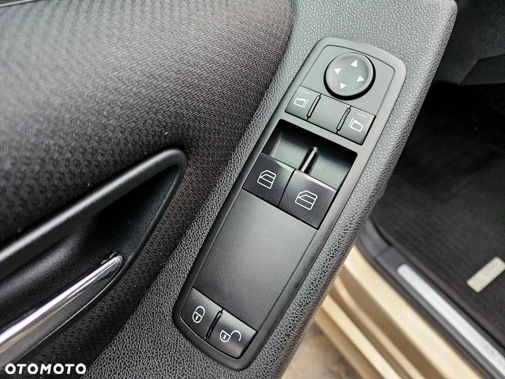 Mercedes-Benz Klasa B - 24