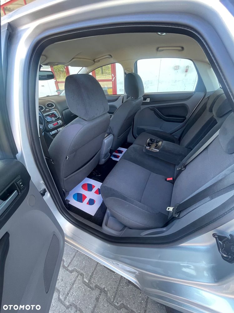 Ford Focus 1.6 Ghia - 7