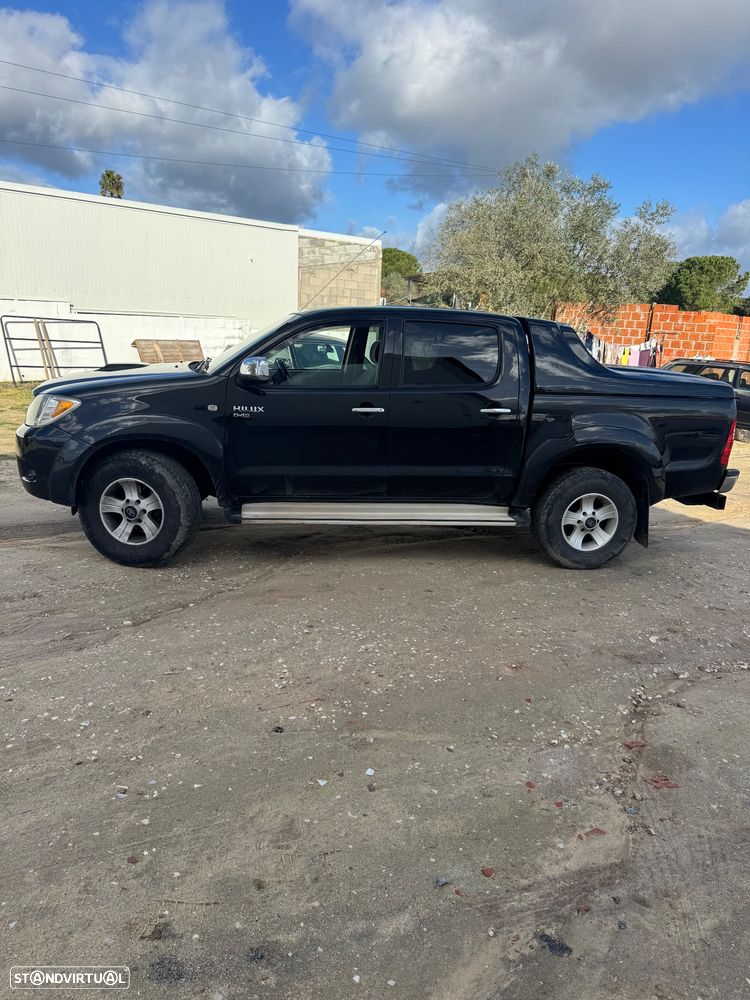 Toyota Hilux - 2
