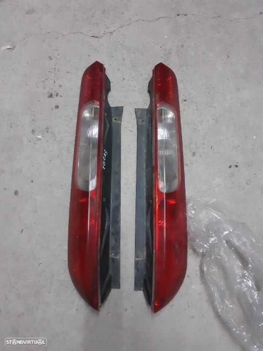 Farois traseiros ford focus carro 2004 - 1