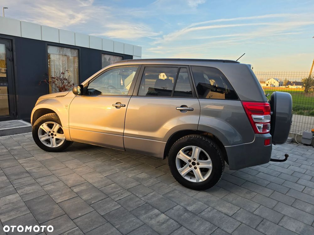 Suzuki Grand Vitara 2.0 - 14