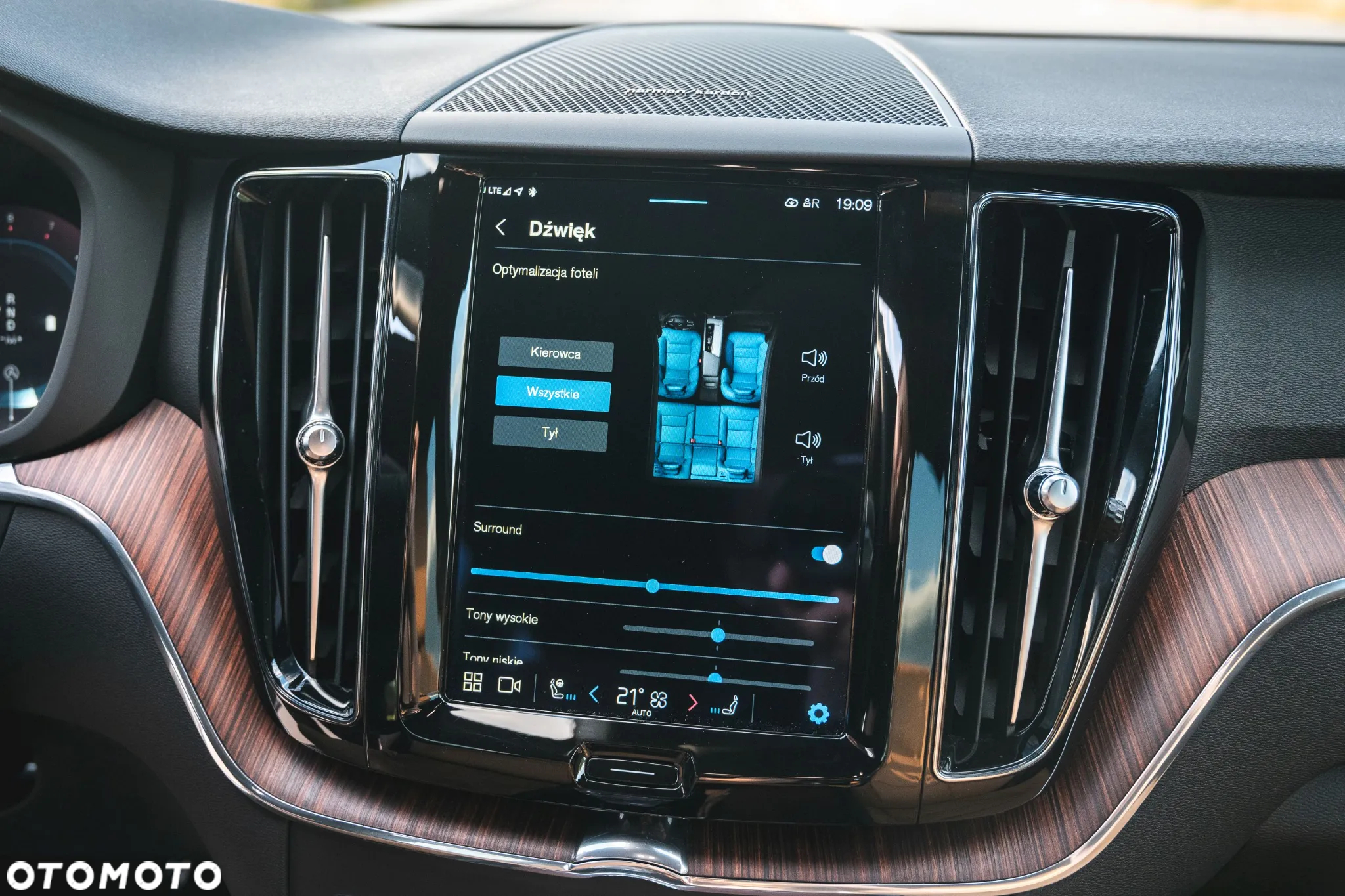 Volvo XC 60 B5 B AWD Plus Dark - 23
