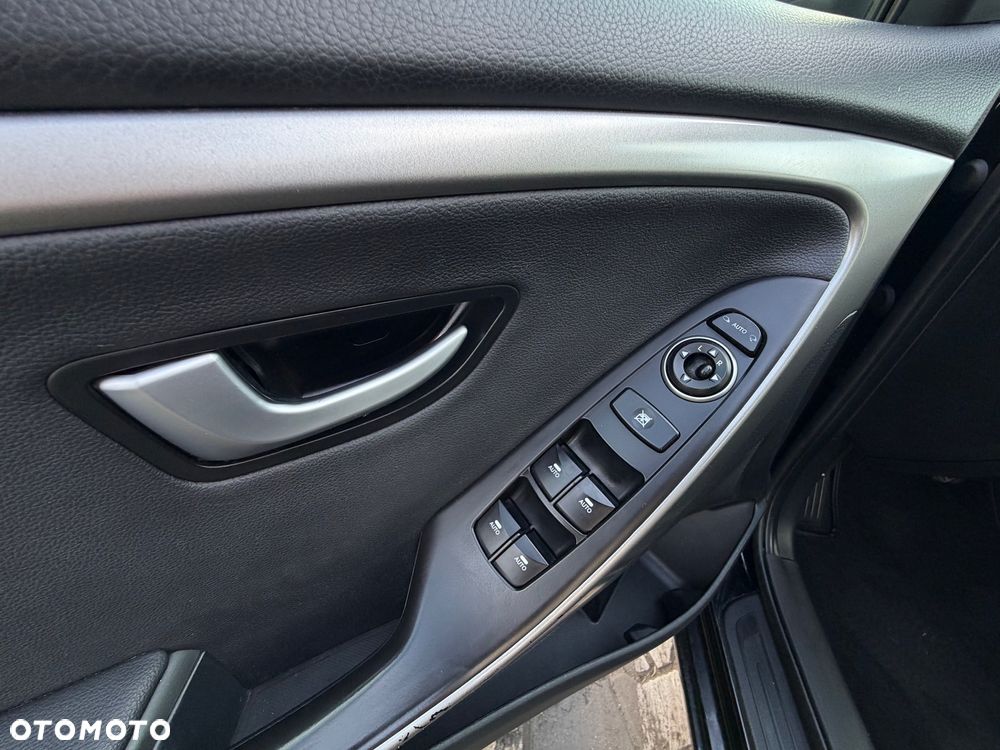 Hyundai i30 1.6 GDI Premium - 25